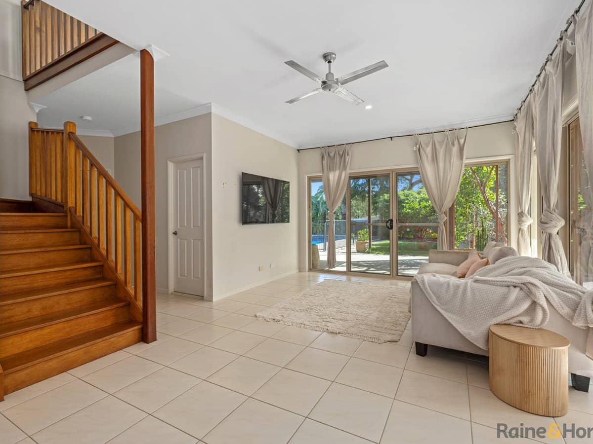 8 Euodia Avenue, POTTSVILLE - Thumbnail 13