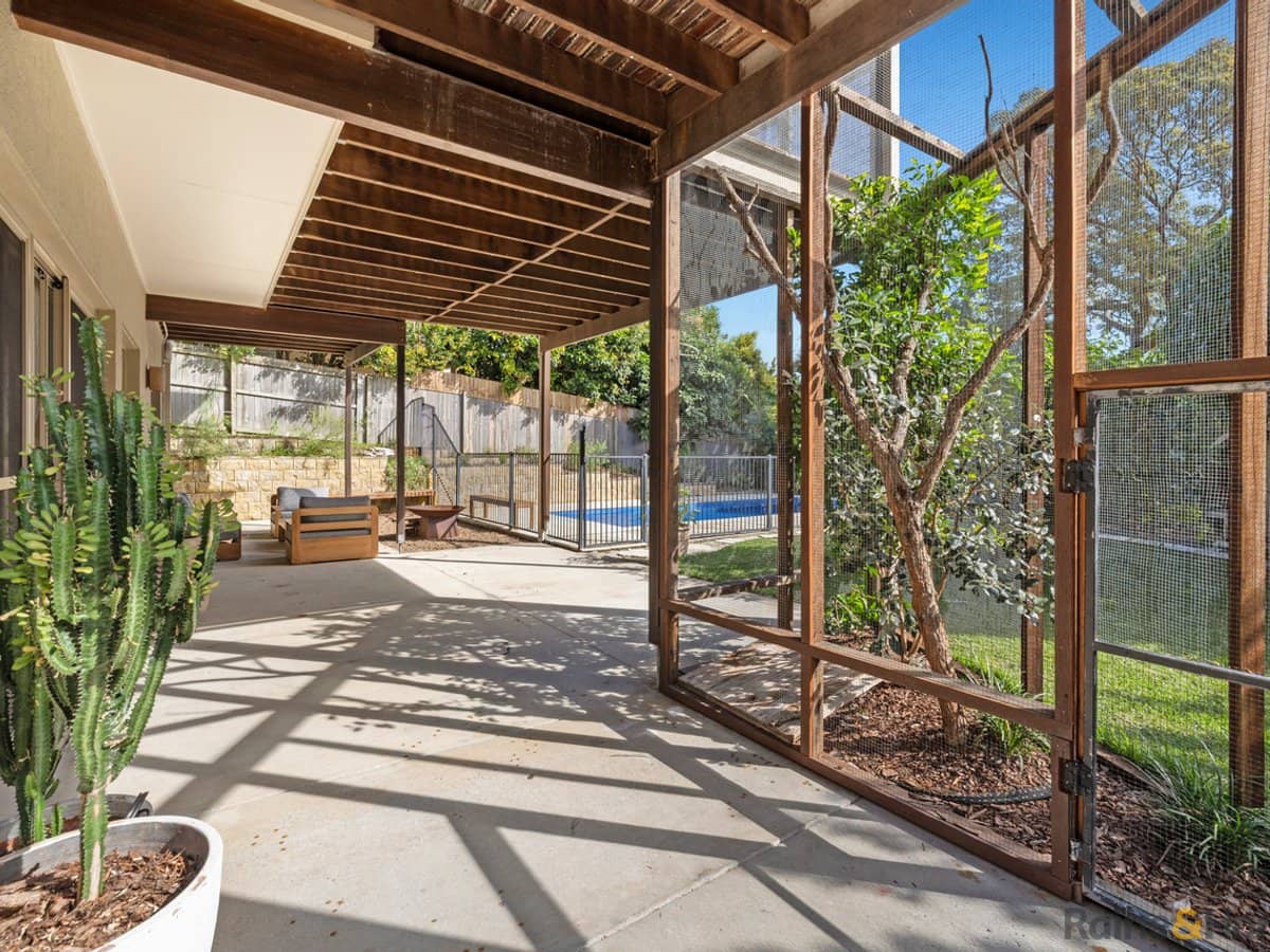 8 Euodia Avenue, POTTSVILLE - Thumbnail 14