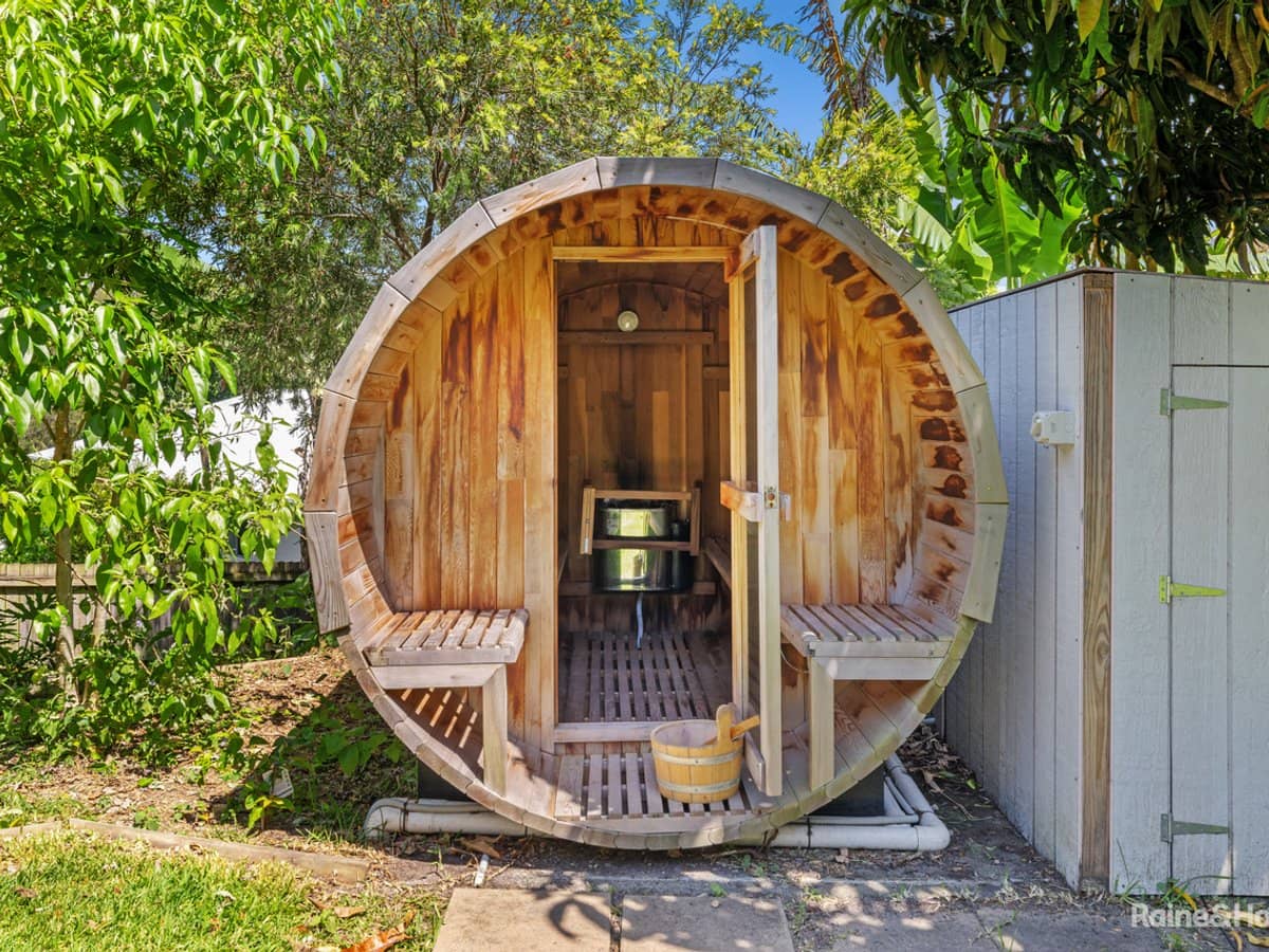 8 Euodia Avenue, POTTSVILLE - Thumbnail 16