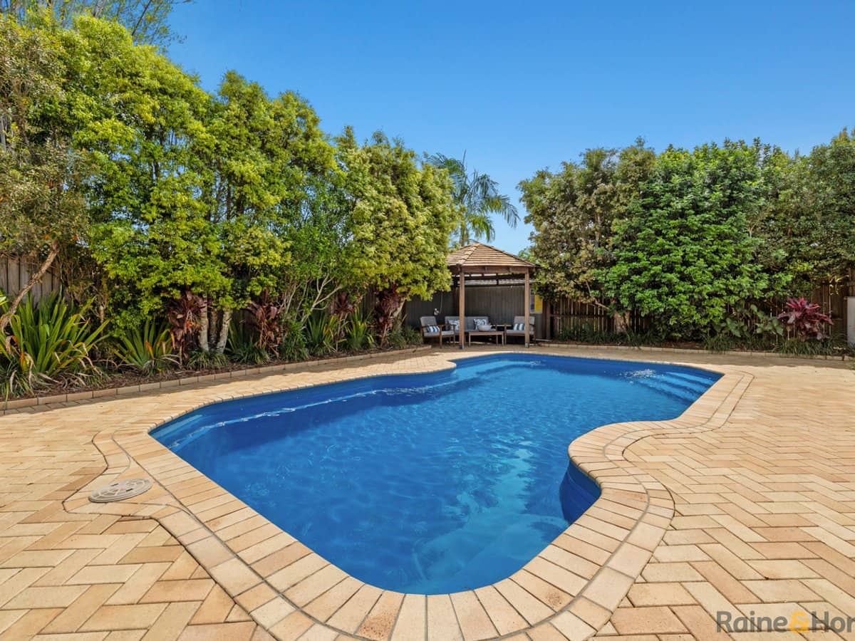 42 Edward Avenue, POTTSVILLE - Thumbnail 2