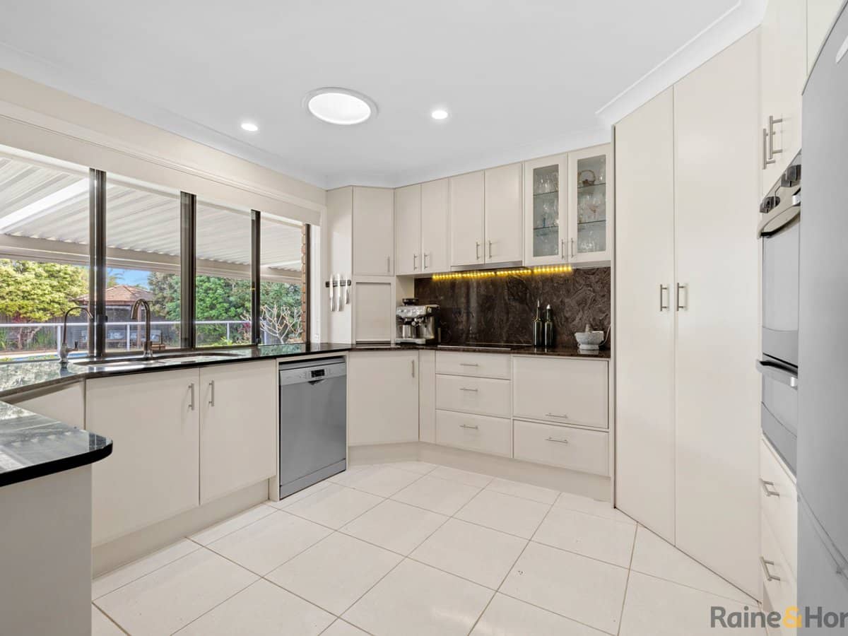 42 Edward Avenue, POTTSVILLE - Thumbnail 9