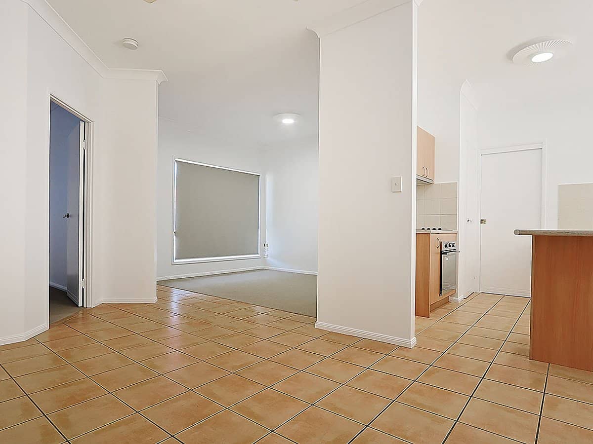 7 Wooraka Street, ROCHEDALE SOUTH - Thumbnail 3