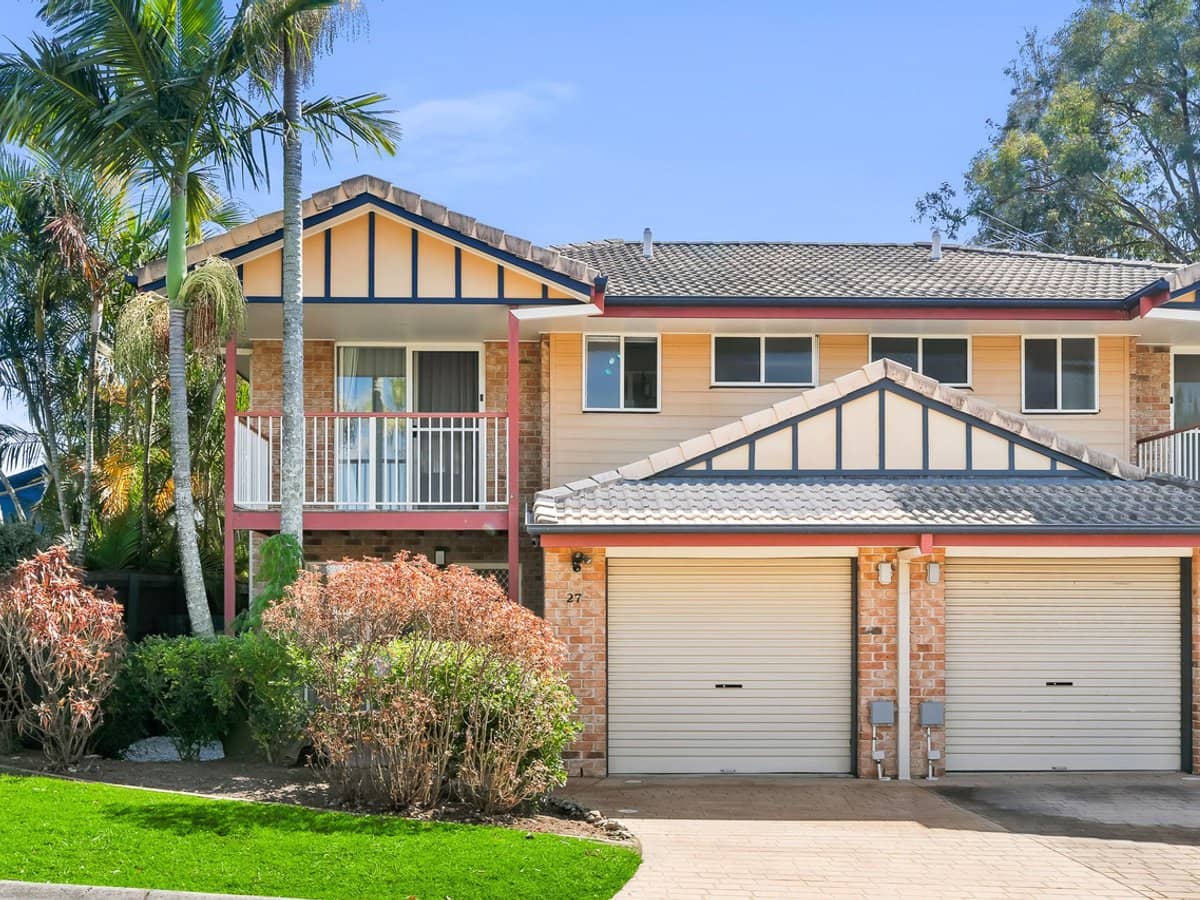 8 Honeysuckle Way, Calamvale - Thumbnail 1