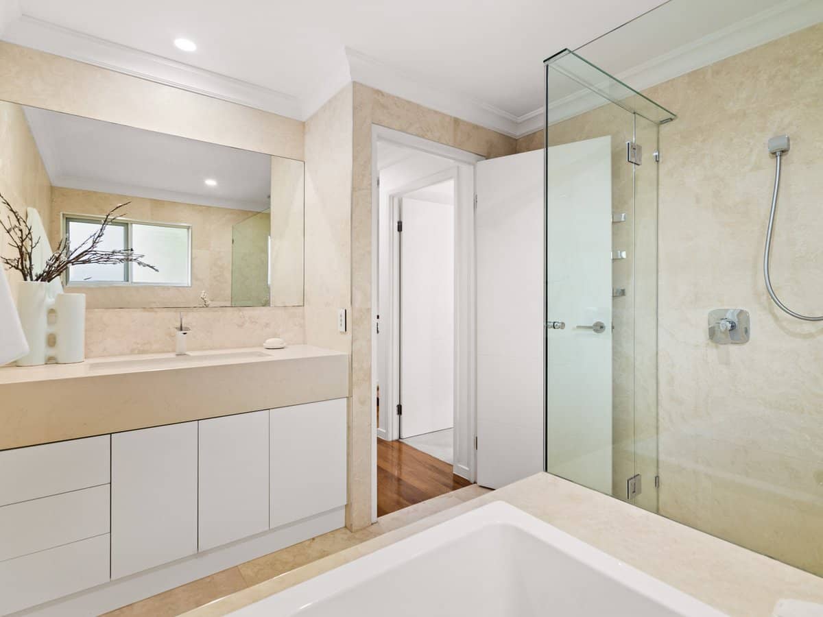 23 Lindfield Circuit, ROBERTSON - Thumbnail 23