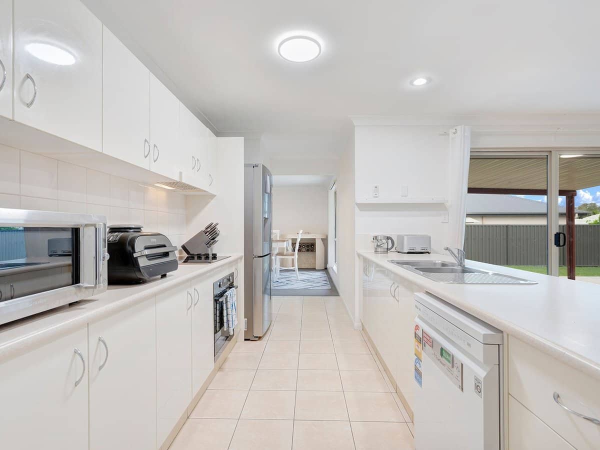 32 Murramarang Drive, Parkinson - Thumbnail 10