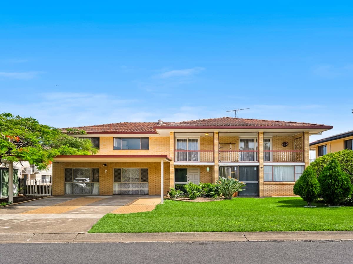 7 Gaillardia Street, MACGREGOR - Thumbnail 1