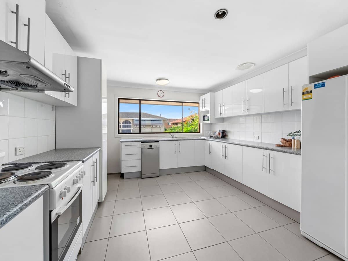 7 Gaillardia Street, MACGREGOR - Thumbnail 4