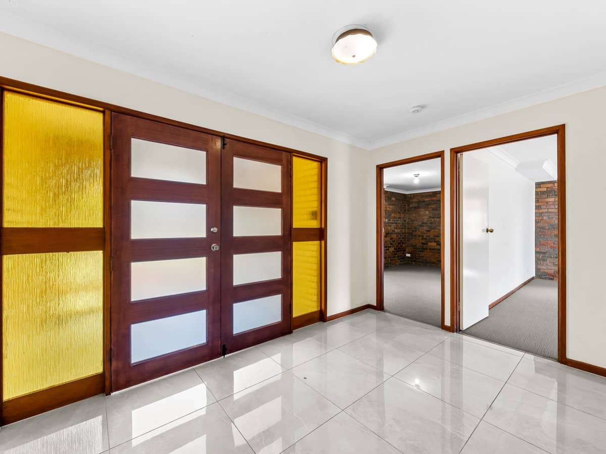 9 Pineneedle Place, SUNNYBANK HILLS - Thumbnail 5