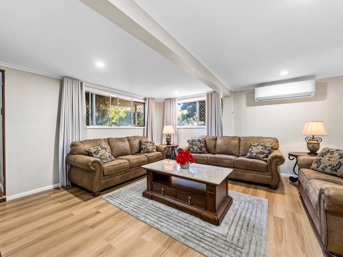 84 Mingera Street, MANSFIELD - Thumbnail 2