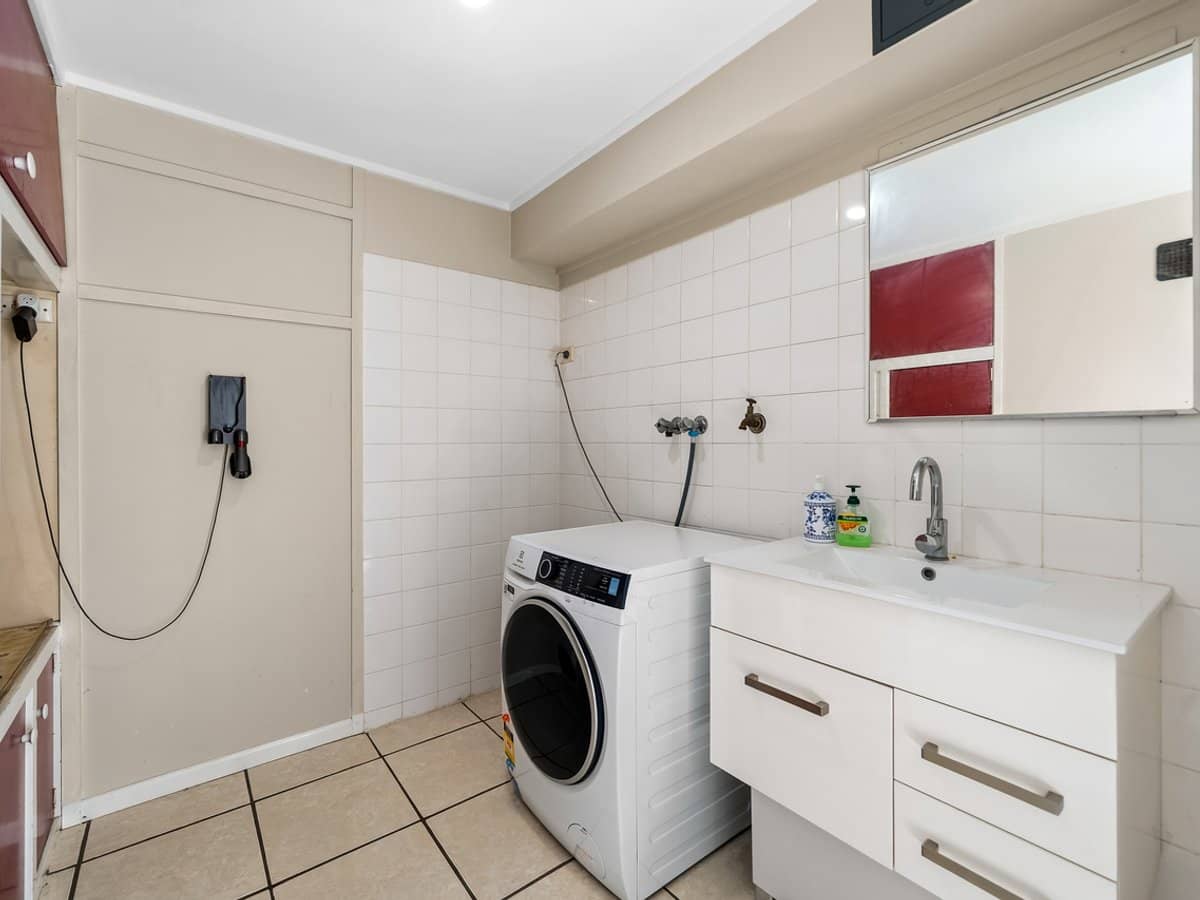 84 Mingera Street, MANSFIELD - Thumbnail 14