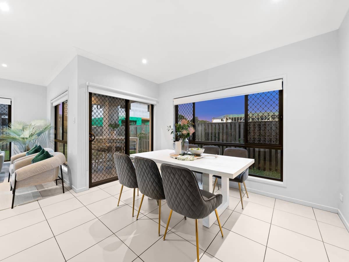 14 Goshawk Crescent, ROCHEDALE - Thumbnail 5