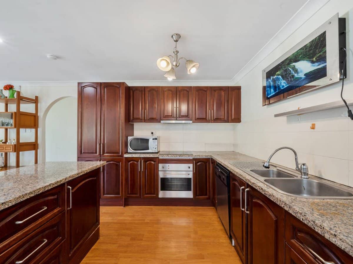 25 Hillside Drive, DAISY HILL - Thumbnail 4