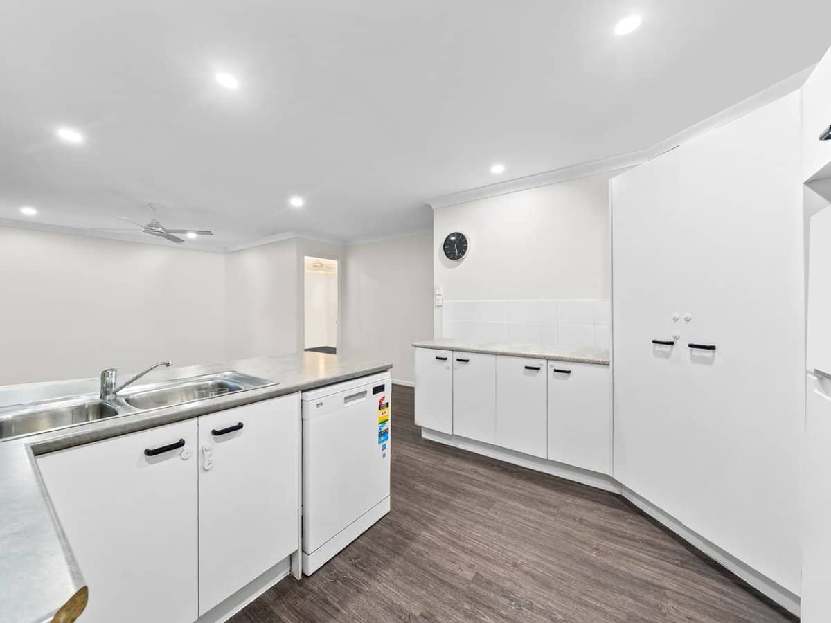 5 Saint James Circuit, HERITAGE PARK - Thumbnail 7