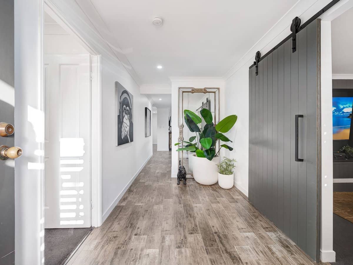 98 Bannockburn Crescent, Parkinson - Thumbnail 2