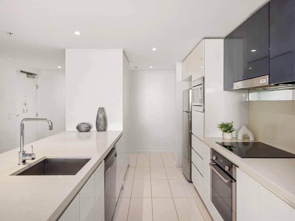 22003/3113 Surfers Paradise Boulevard, SURFERS PARADISE - Thumbnail 4