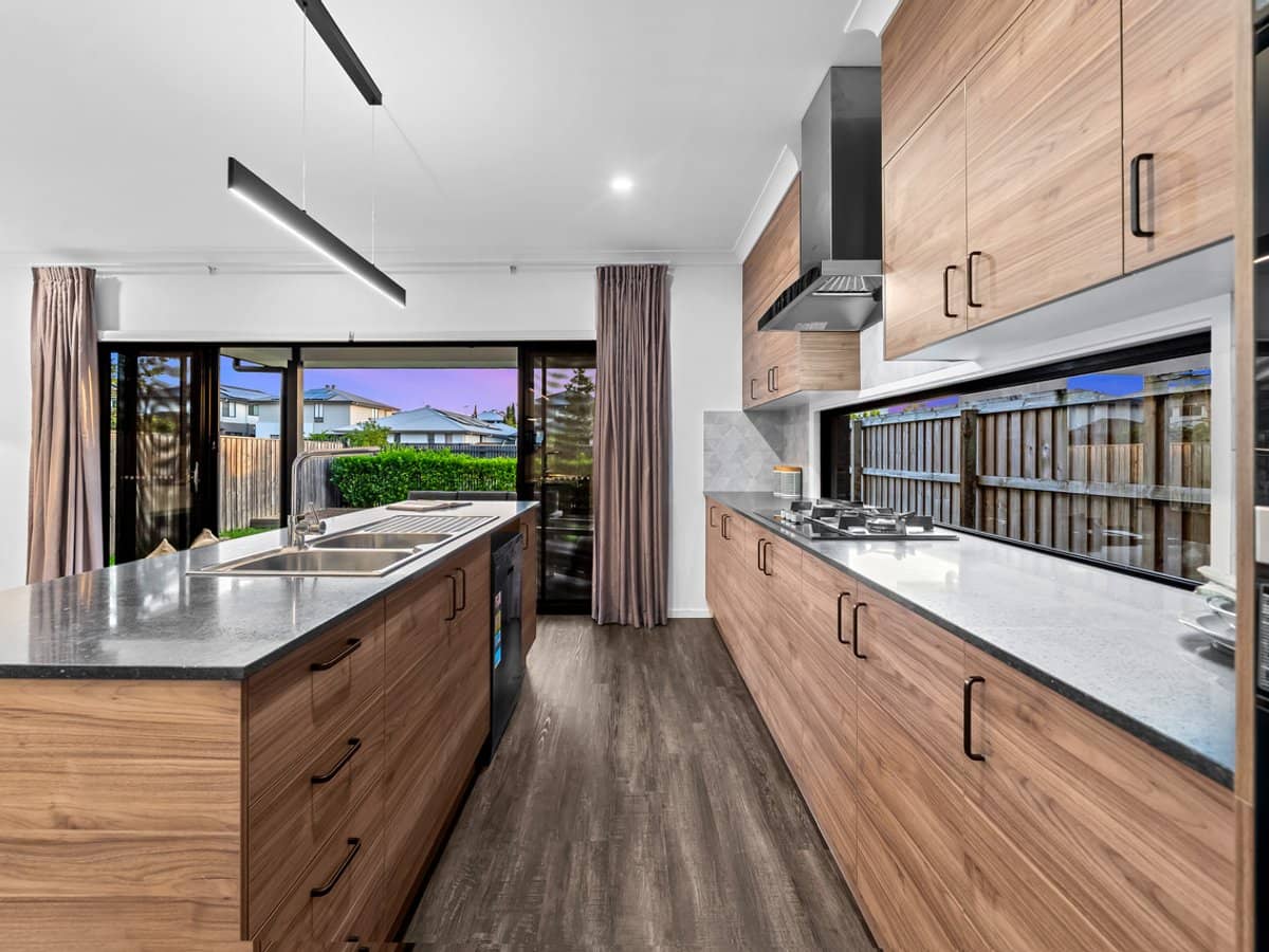 106 Fisher Street, ROCHEDALE - Thumbnail 11