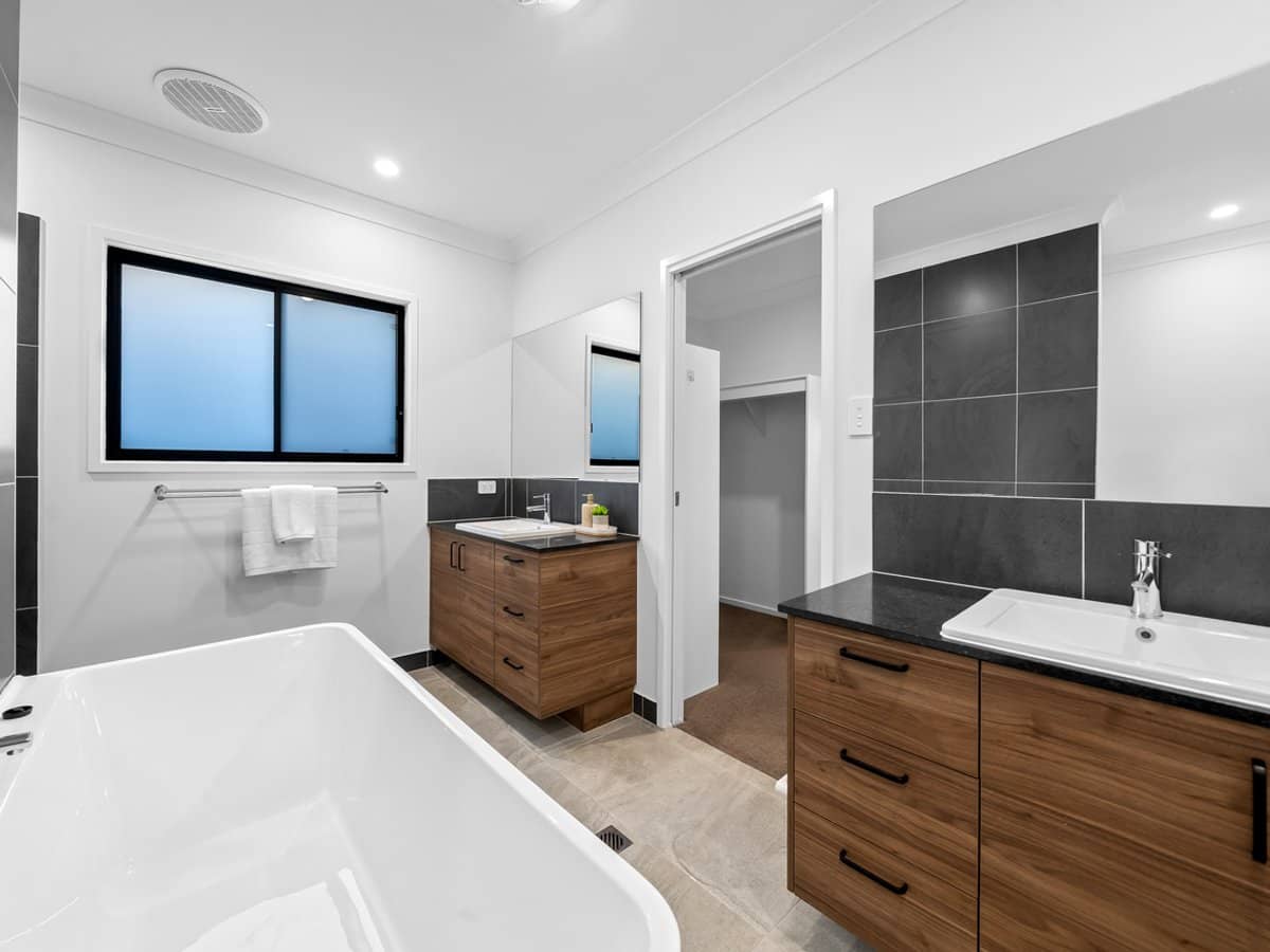 106 Fisher Street, ROCHEDALE - Thumbnail 19