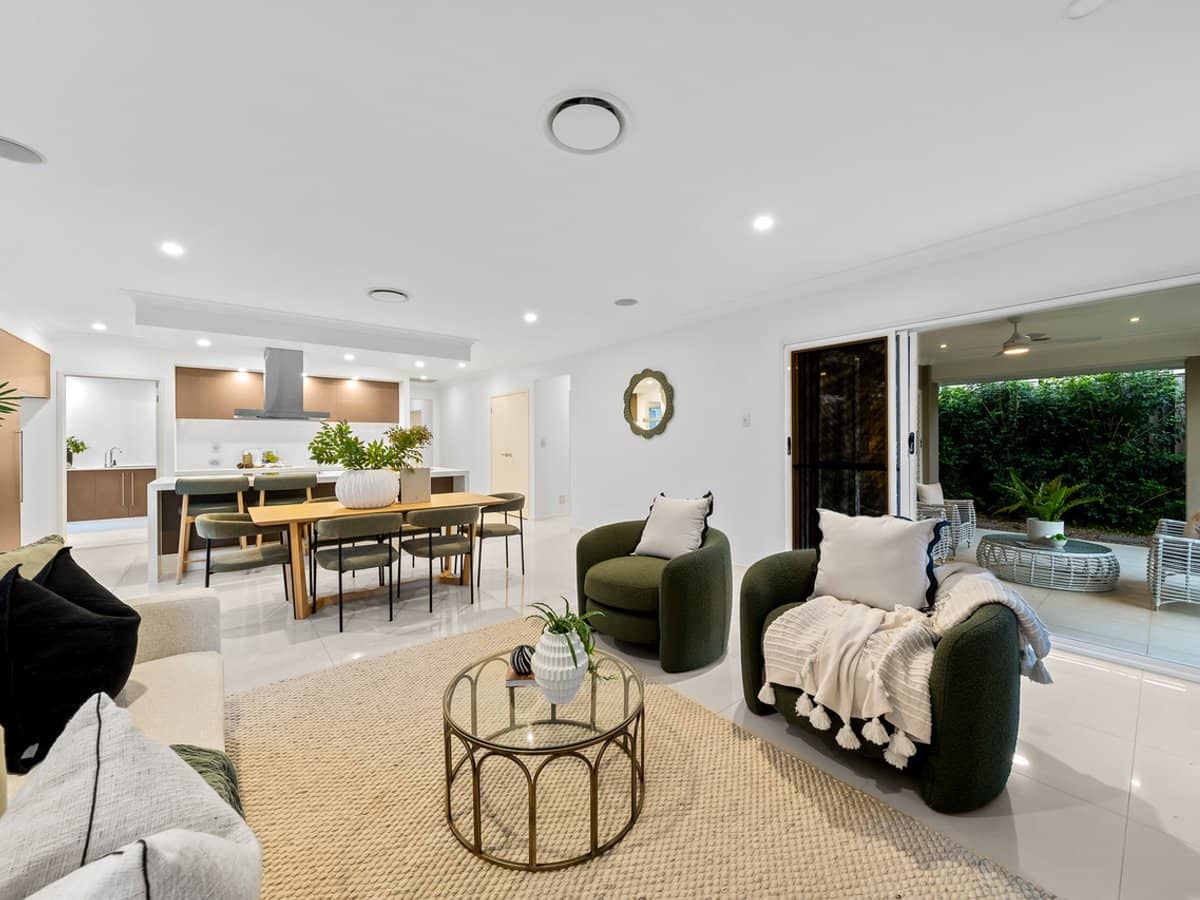 55 Skyview Avenue, ROCHEDALE - Thumbnail 3