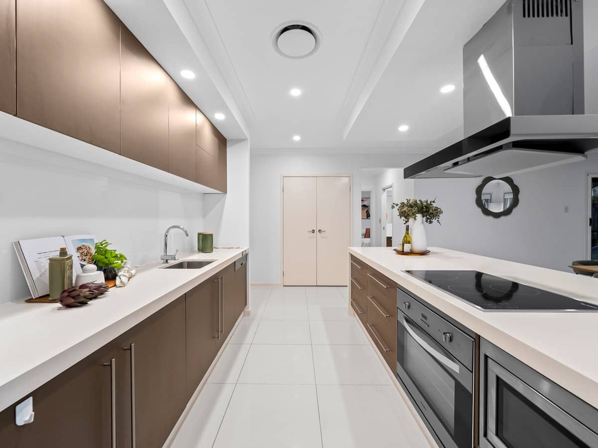 55 Skyview Avenue, ROCHEDALE - Thumbnail 4