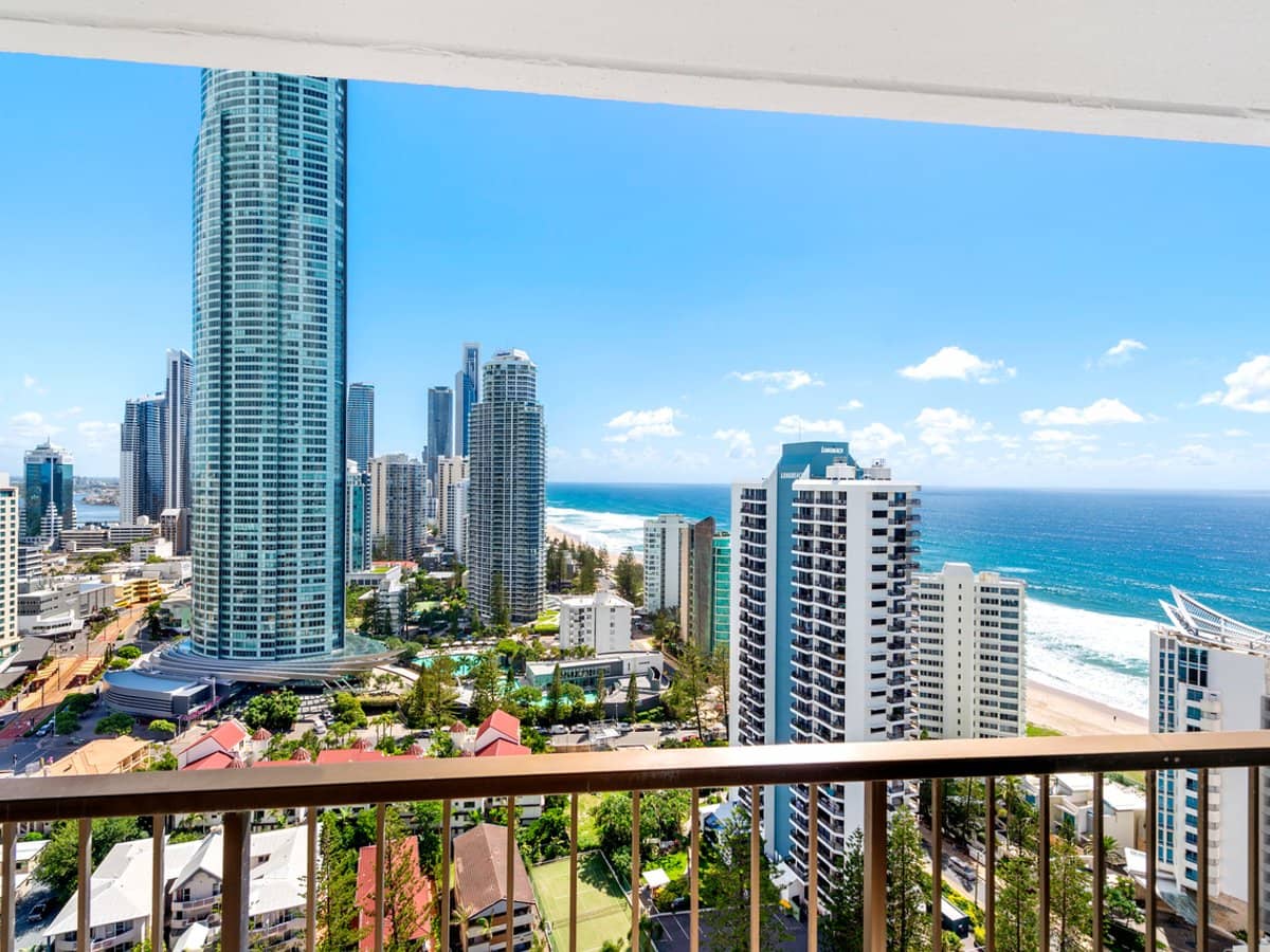 5 Enderley Avenue, SURFERS PARADISE - Thumbnail 2