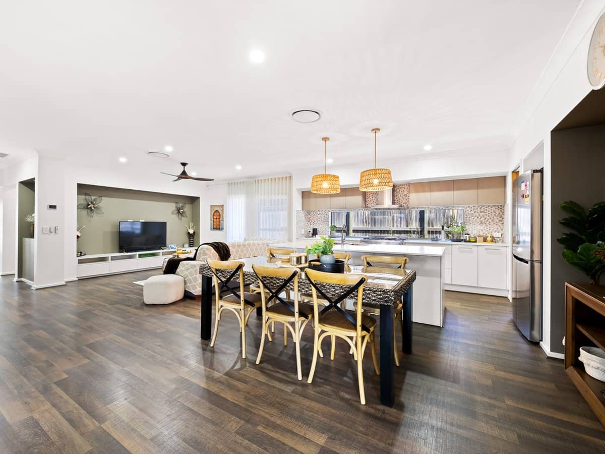 1 Livingstone Street, LOGAN RESERVE - Thumbnail 9