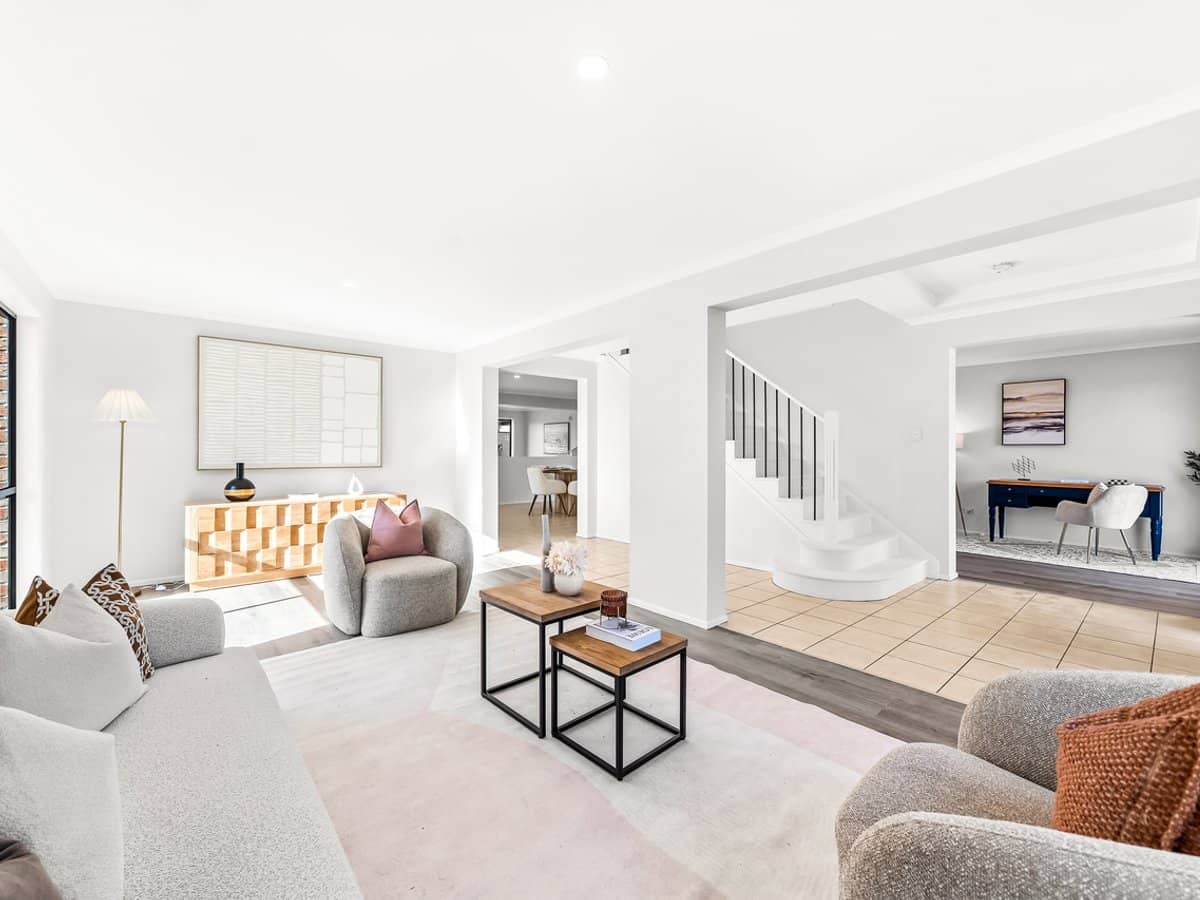 2 Lochano Close, PARKINSON - Thumbnail 1