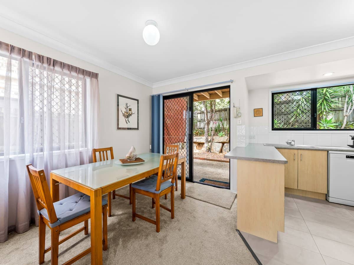 160 Chesterfield Crescent, KURABY - Thumbnail 3