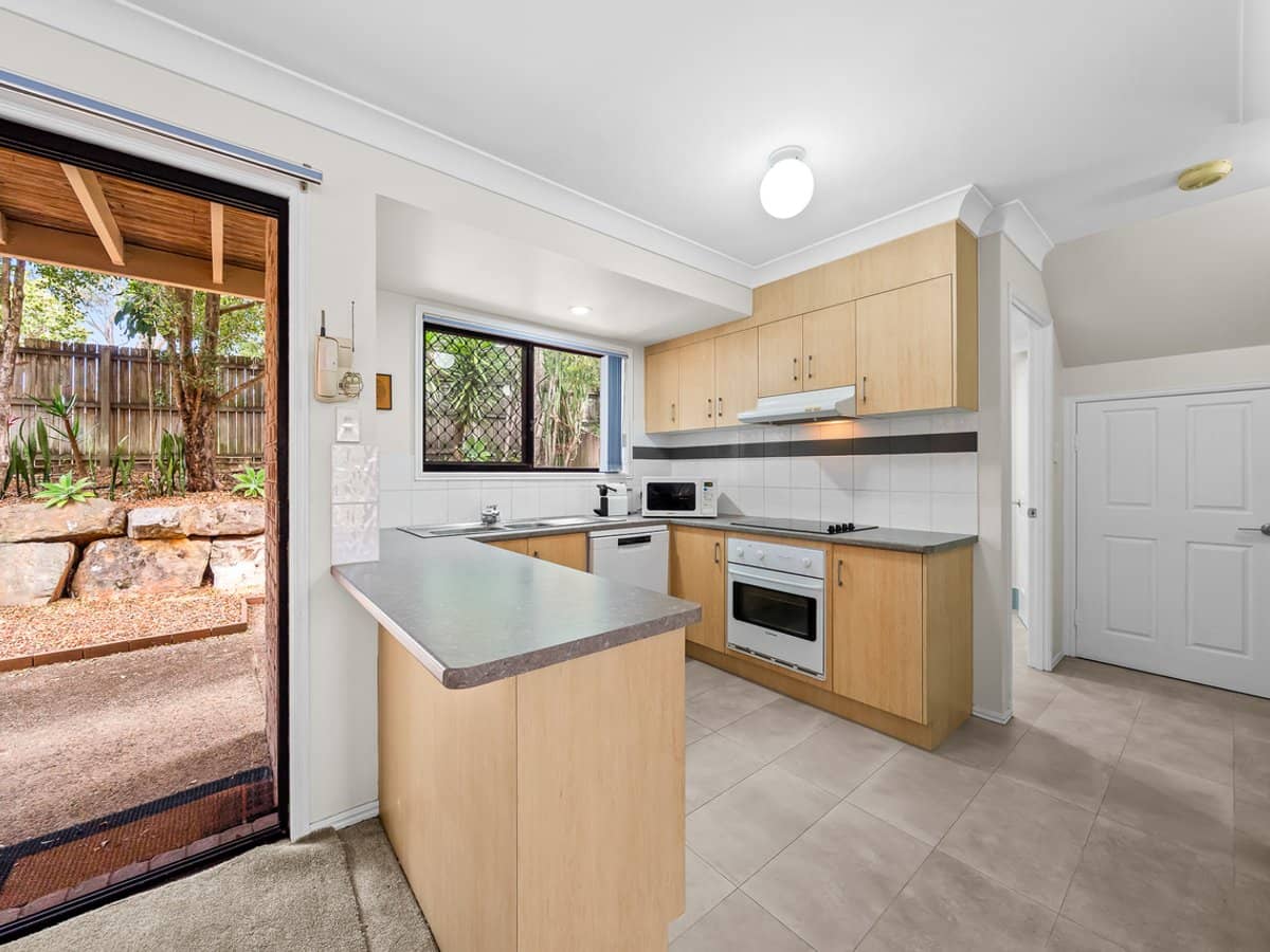 160 Chesterfield Crescent, KURABY - Thumbnail 4