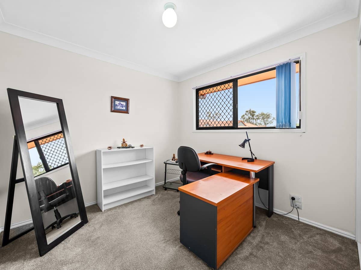 160 Chesterfield Crescent, KURABY - Thumbnail 10