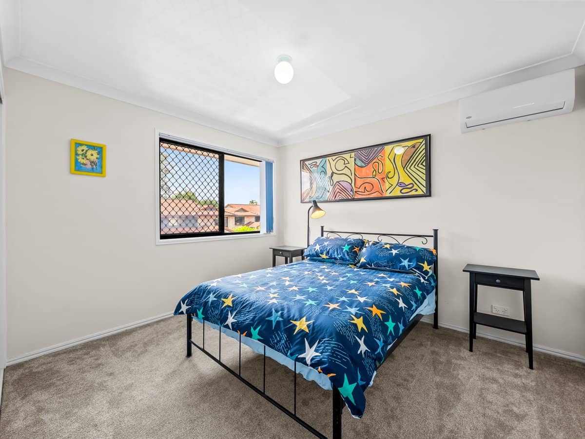 160 Chesterfield Crescent, KURABY - Thumbnail 11