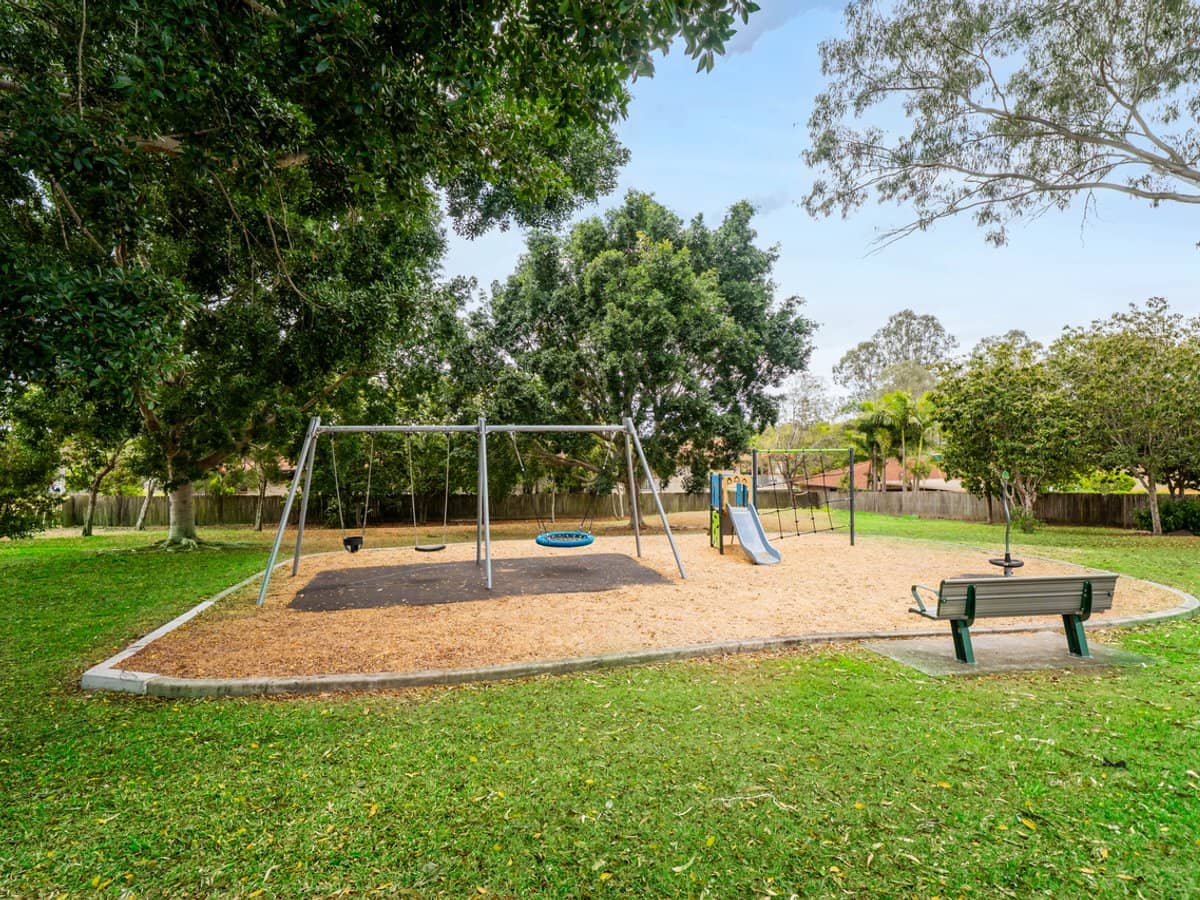 160 Chesterfield Crescent, KURABY - Thumbnail 19