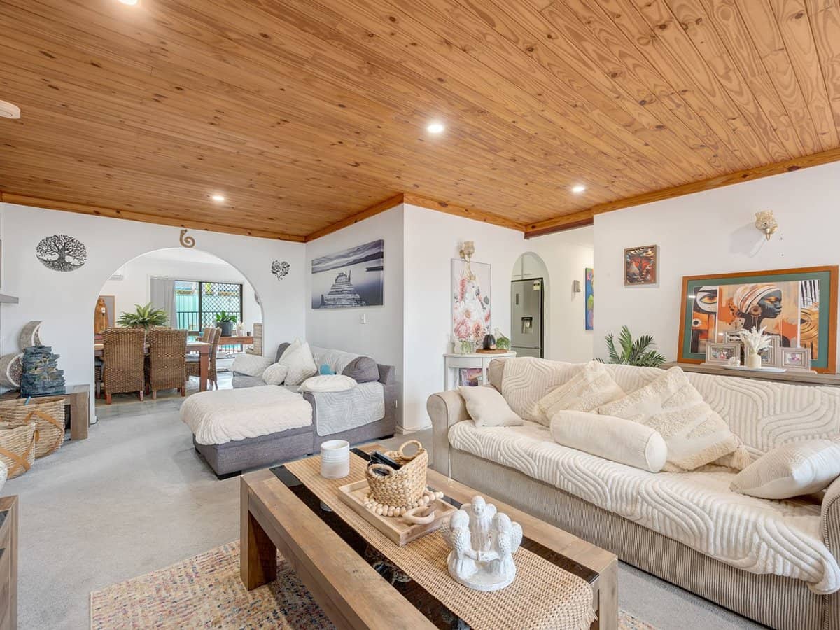 8 Adair Court, SPRINGWOOD - Thumbnail 5