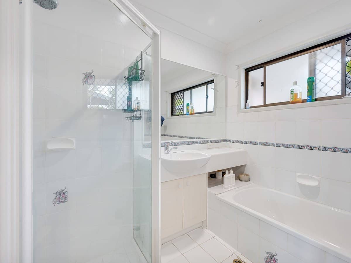 8 Adair Court, SPRINGWOOD - Thumbnail 8