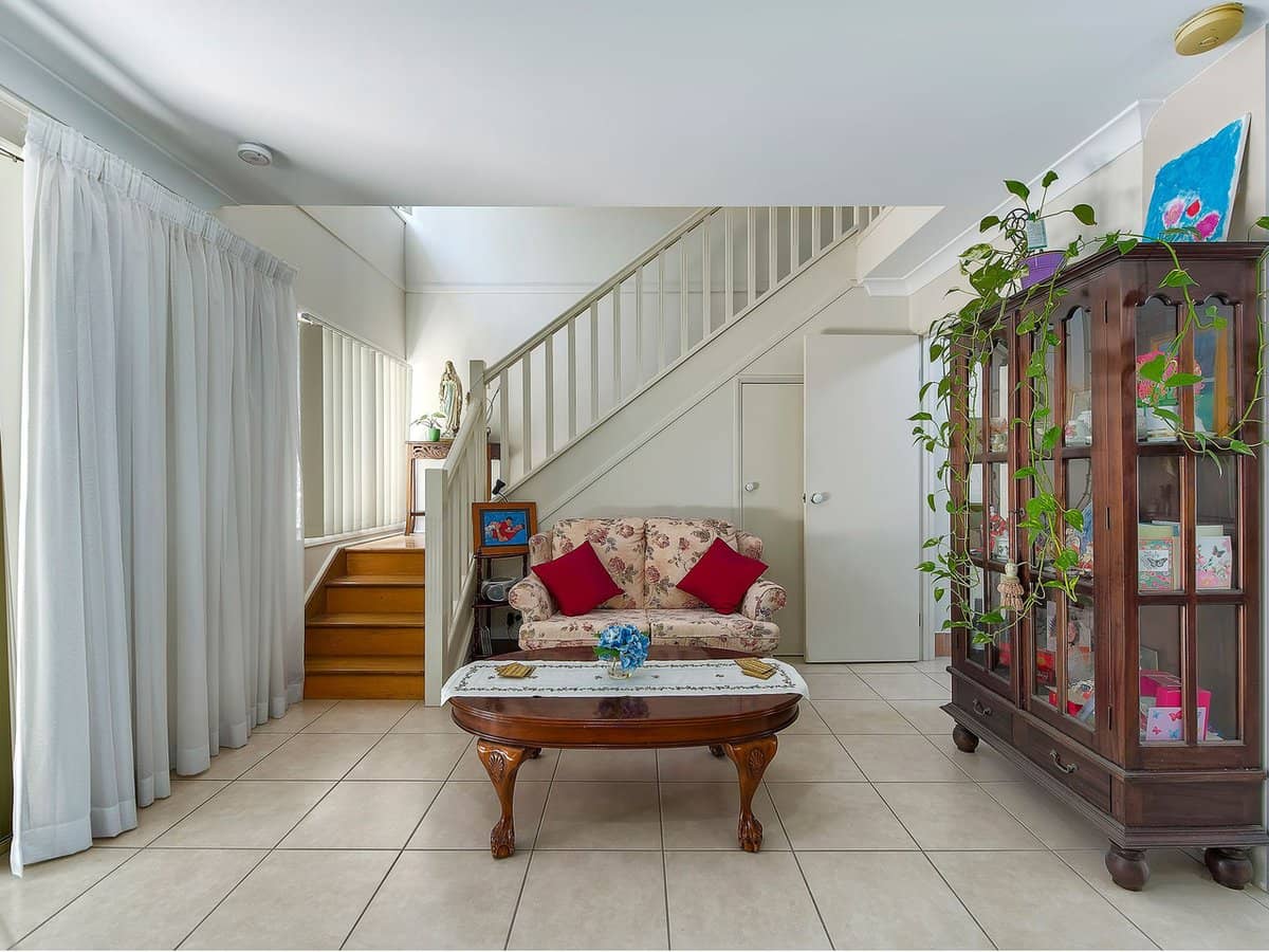 10 Crawford Avenue, Stafford - Thumbnail 6