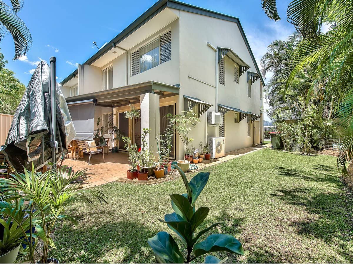 10 Crawford Avenue, Stafford - Thumbnail 9