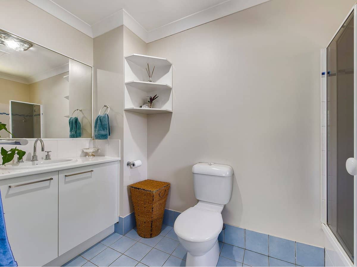 10 Crawford Avenue, Stafford - Thumbnail 14