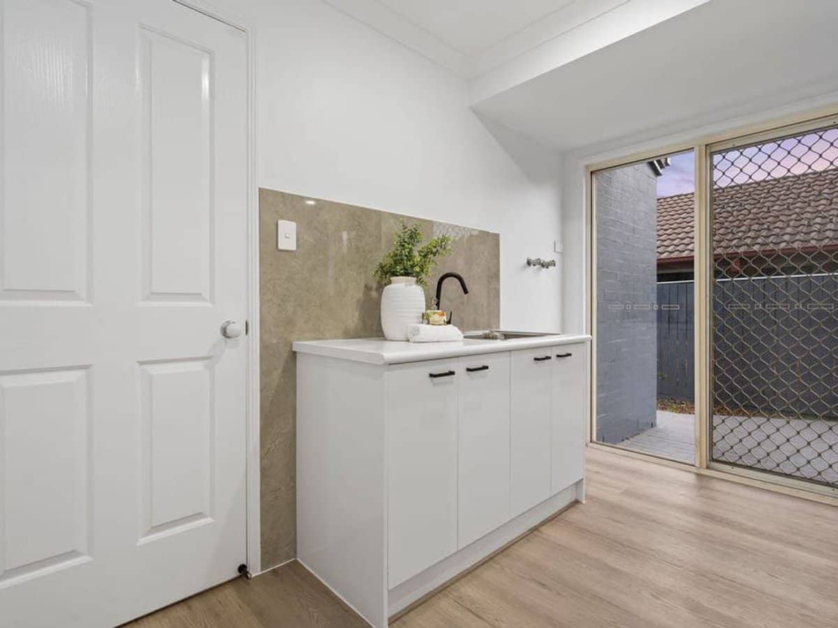 10 Mitchell Place, Parkinson - Thumbnail 15