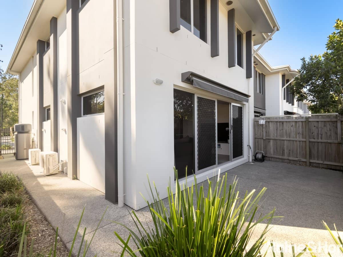 188 Gainsborough Drive, PIMPAMA - Thumbnail 5