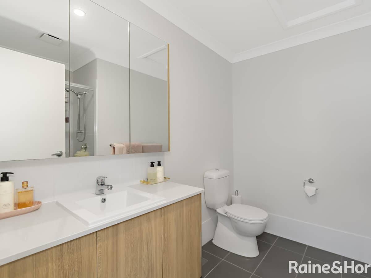 188 Gainsborough Drive, PIMPAMA - Thumbnail 10