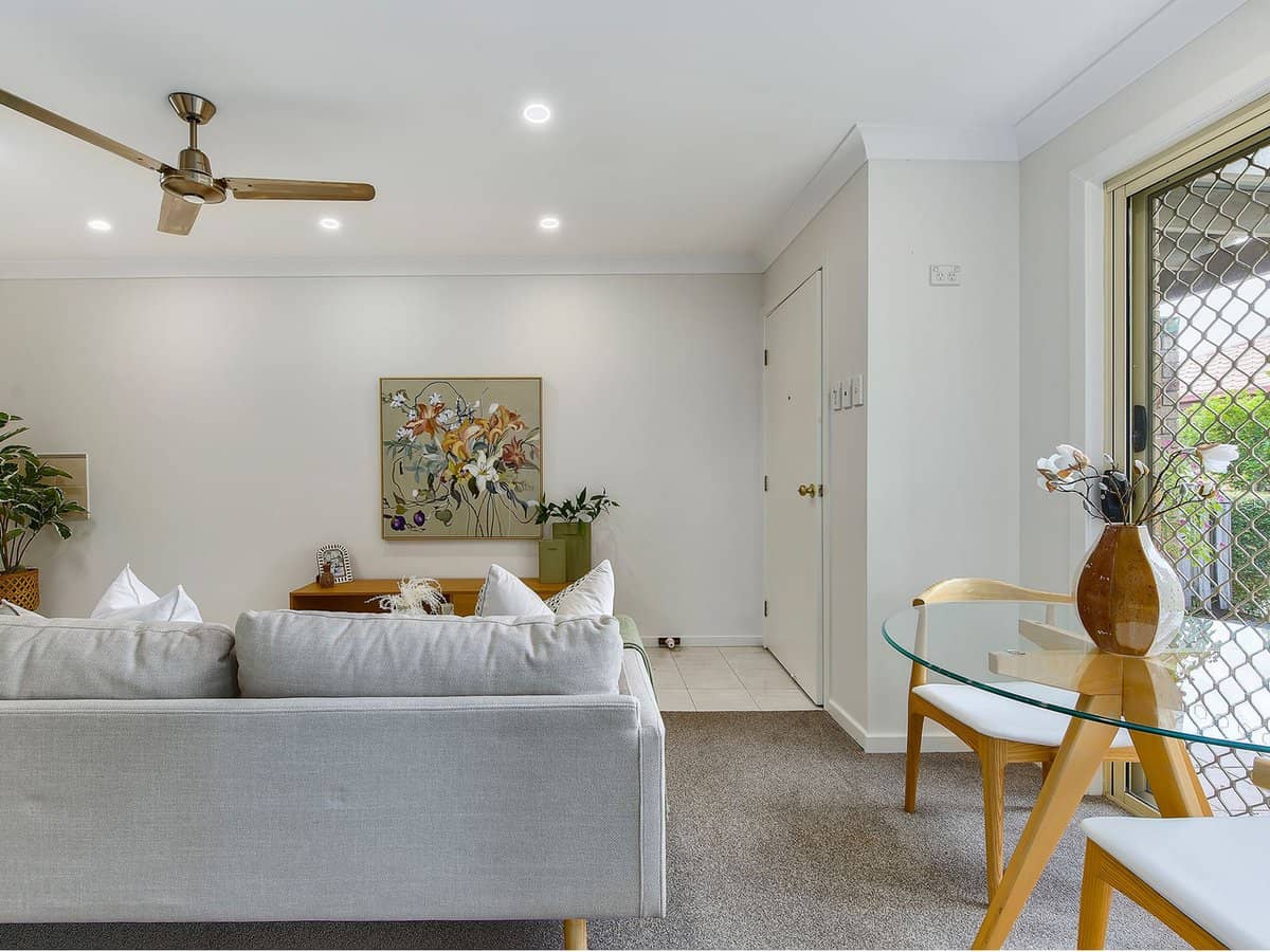 348 Stafford Road, Stafford - Thumbnail 2