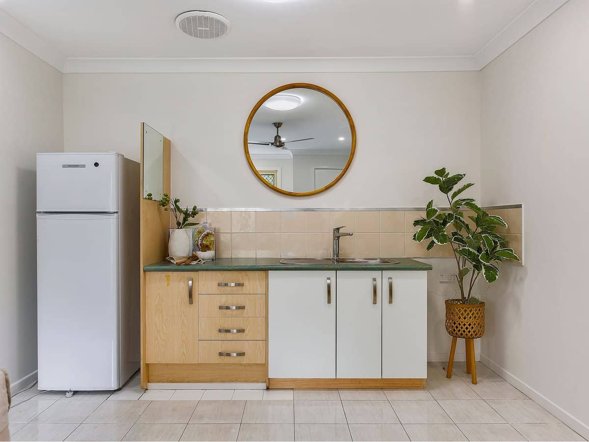 348 Stafford Road, Stafford - Thumbnail 4