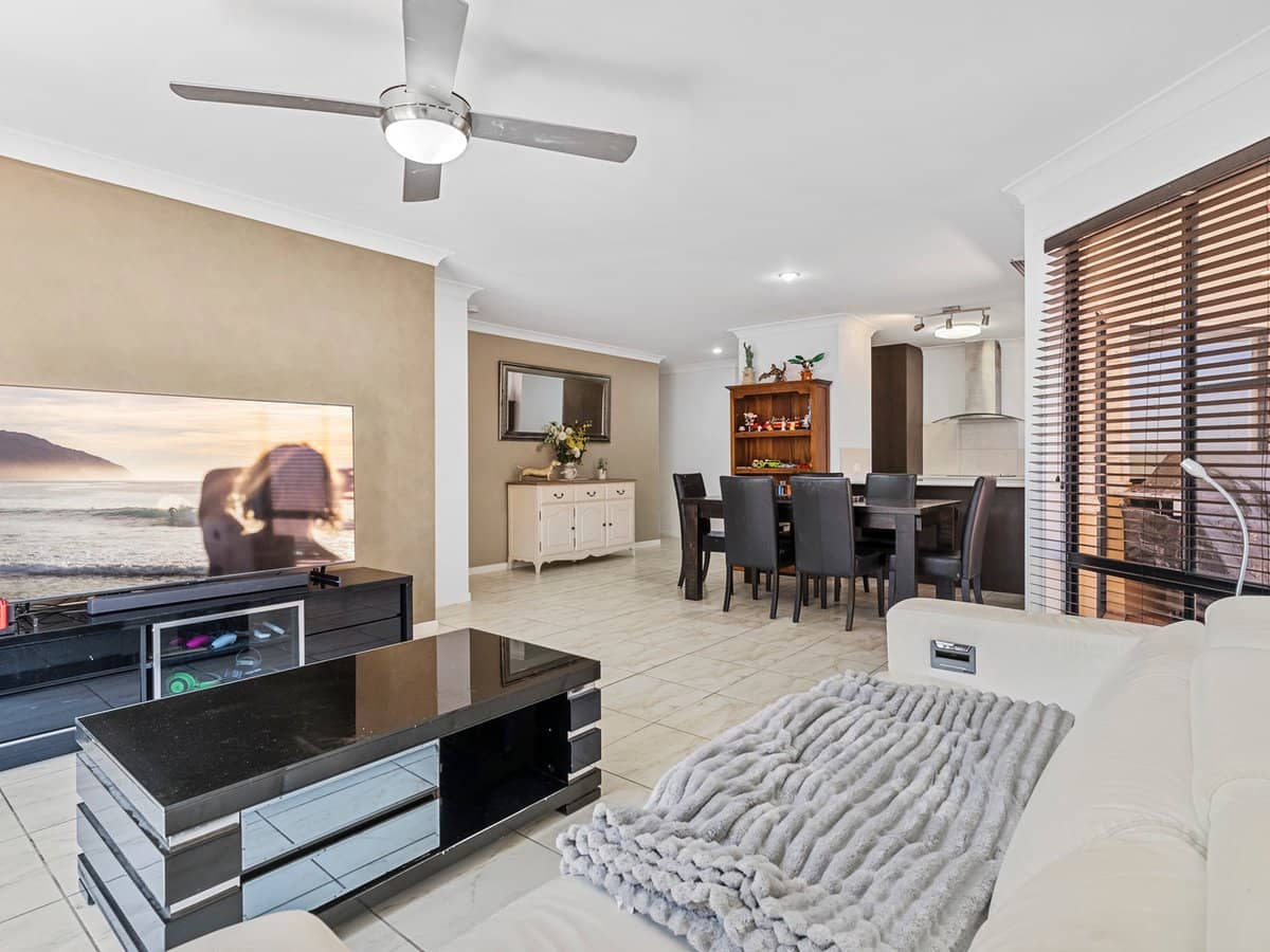 49/24 Amsonia Court, ARUNDEL - Thumbnail 6