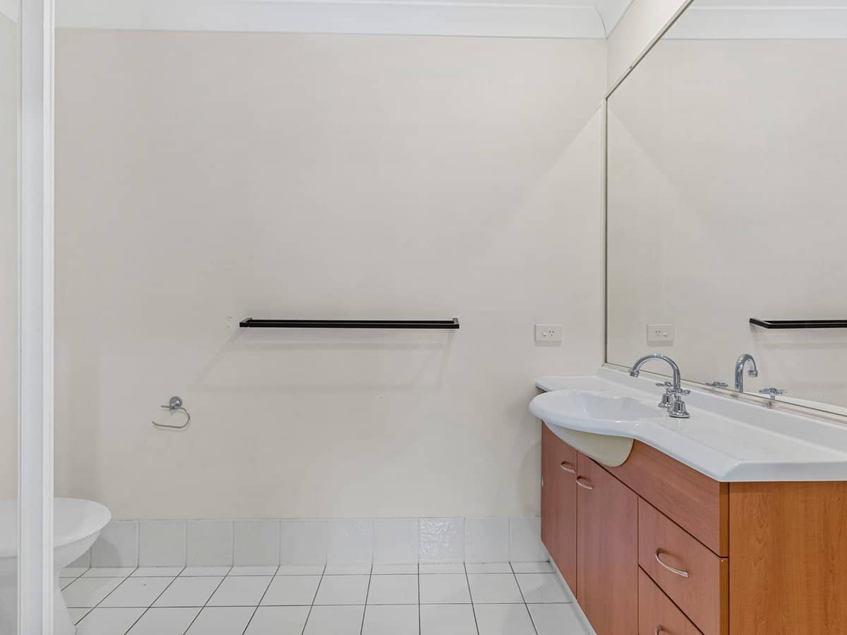 49/24 Amsonia Court, ARUNDEL - Thumbnail 8