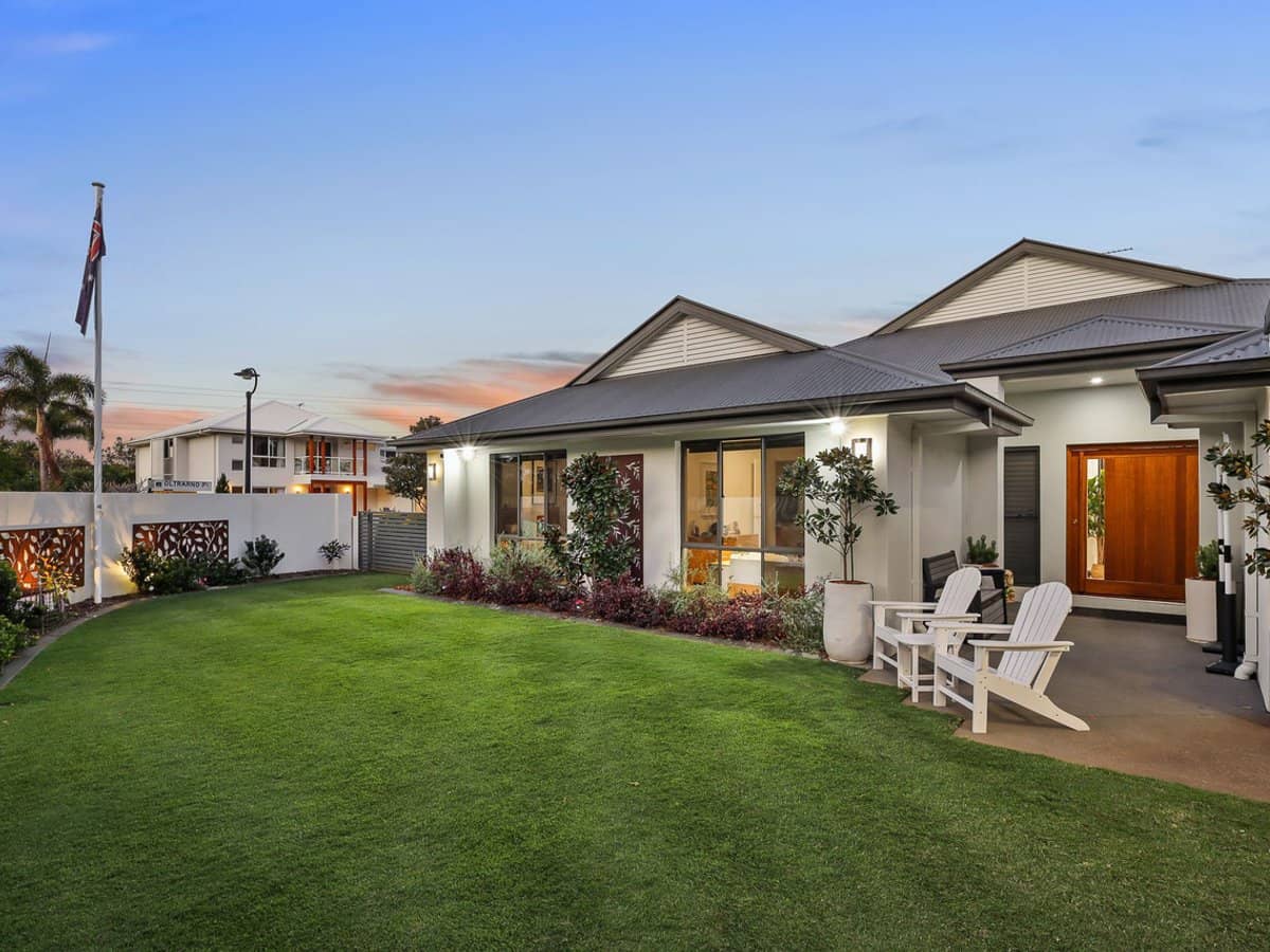 44 Travorten Drive, Bridgeman Downs - Thumbnail 1