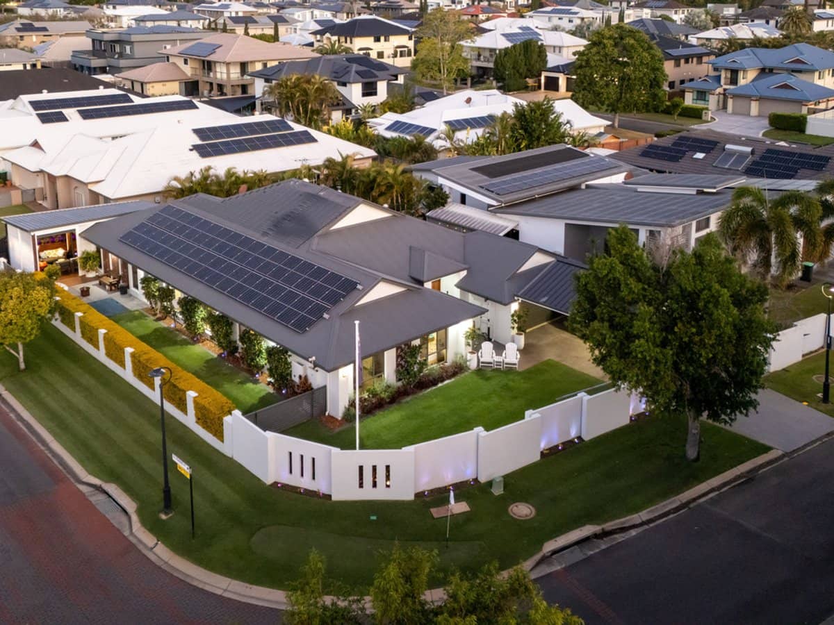 44 Travorten Drive, Bridgeman Downs - Thumbnail 3