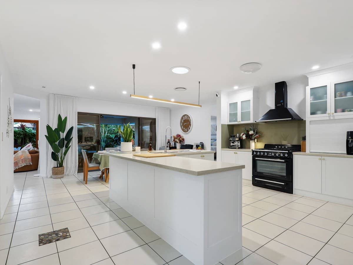 44 Travorten Drive, Bridgeman Downs - Thumbnail 10