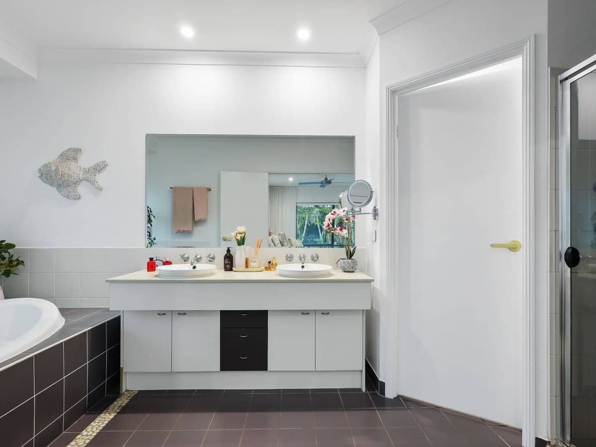 44 Travorten Drive, Bridgeman Downs - Thumbnail 23