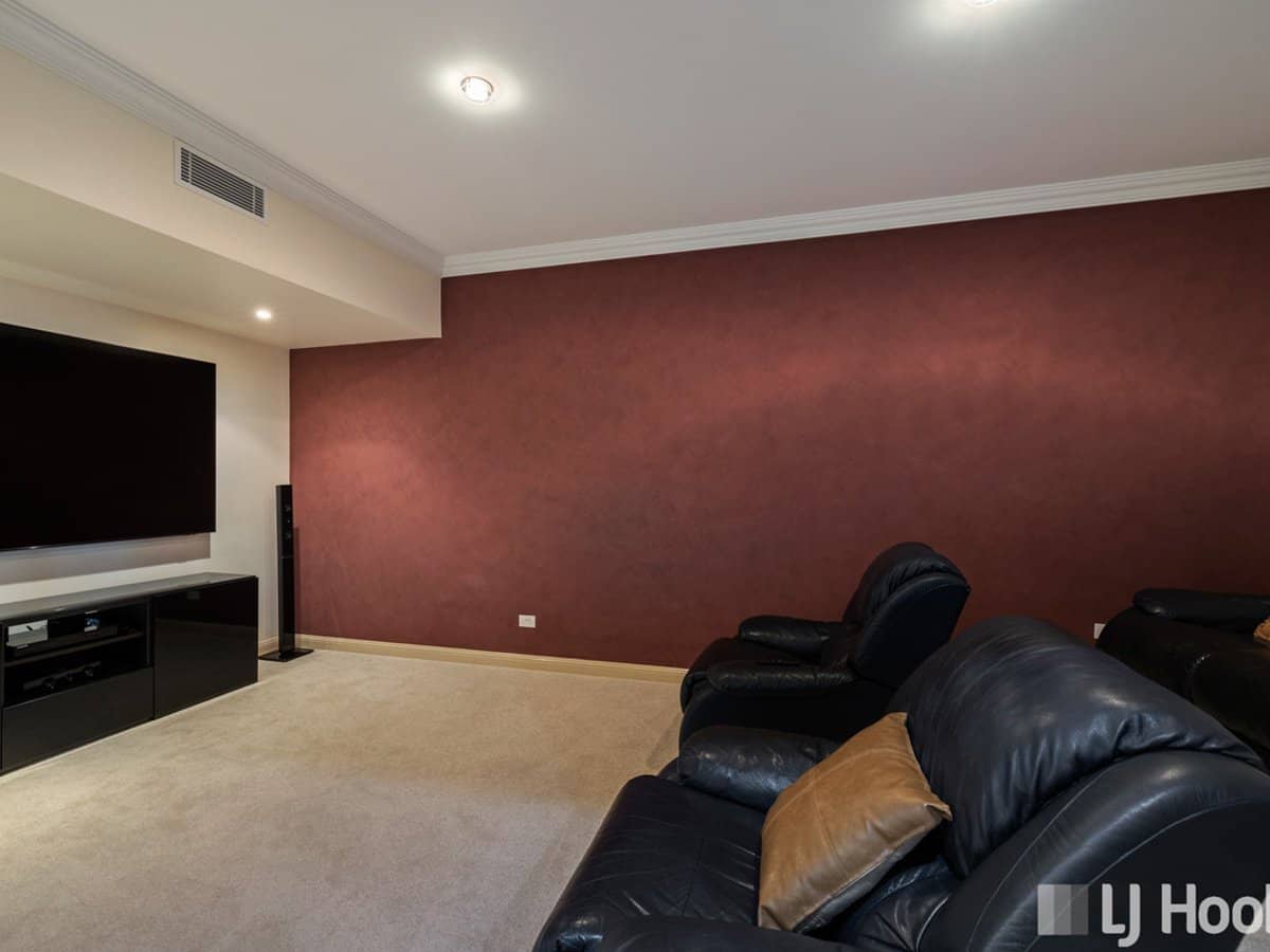 37 Omega Avenue, CLEVELAND - Thumbnail 17