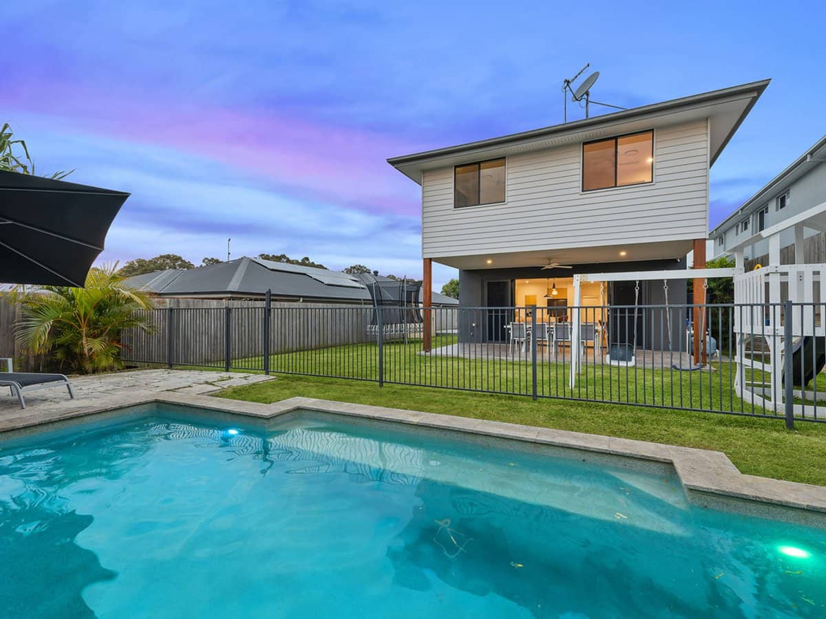 9 Weir Street, THORNLANDS - Thumbnail 1