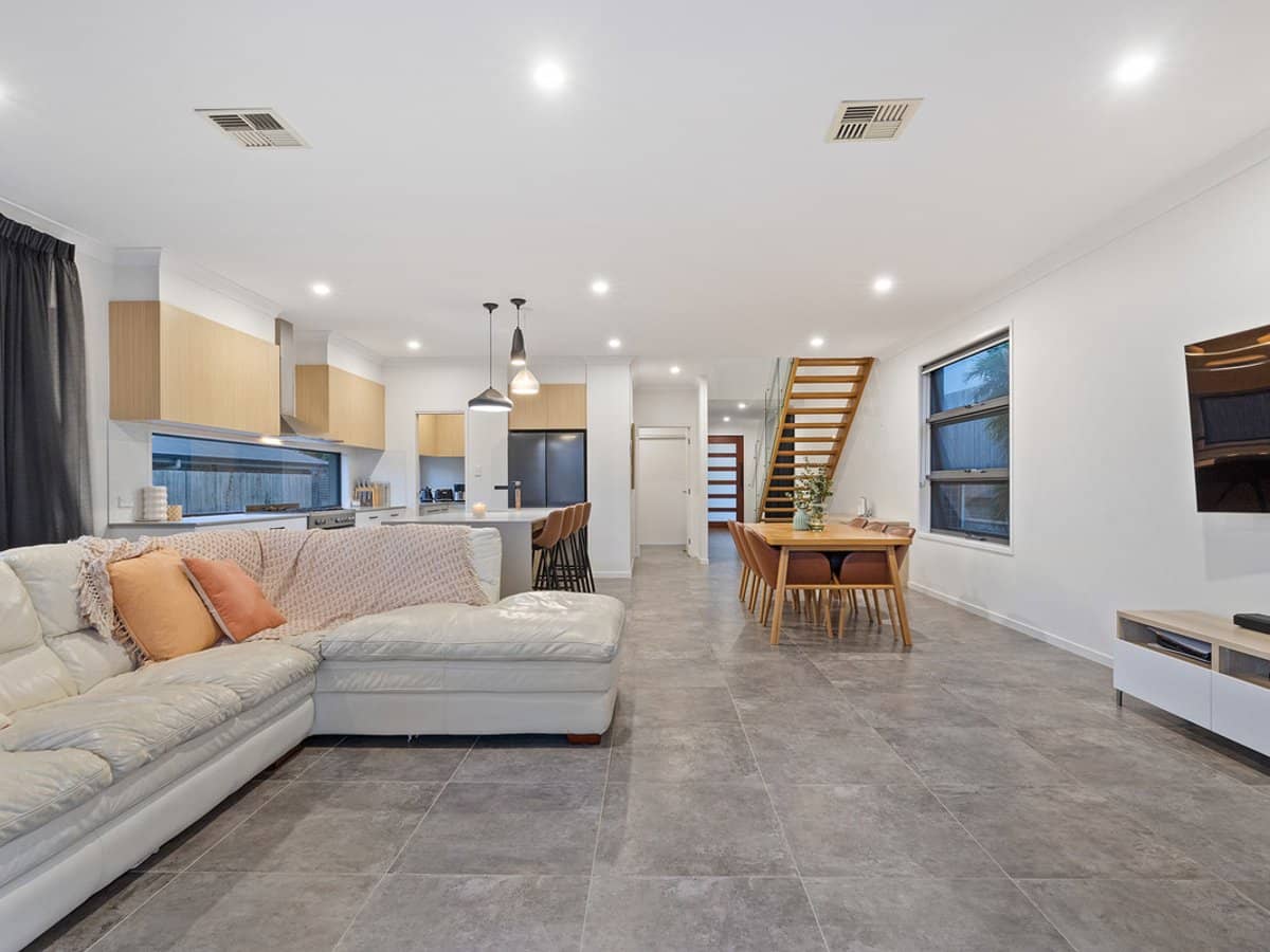 9 Weir Street, THORNLANDS - Thumbnail 4